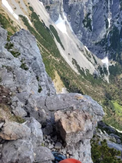 Skala na katero se ne sme stopati na četrtem sidrišču