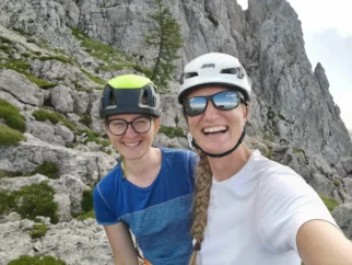 Foška_in_Špela_O._v_Steinbeiser