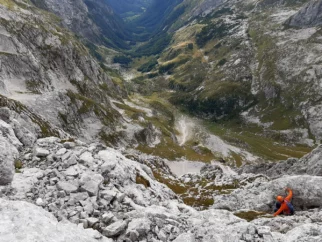 sestopanje s pogledom na Balo in dolino Bca