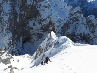 Proste dneve in vikende je bilo treba izkoristit. Z niko, Maksom, Rožletom in Tilnom smo šli na sonce. Bogovska je bila res za bogove. Sonce, lep dan, kaj še želiš več...