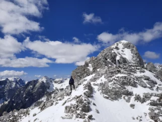 In naprej po grebenu