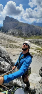 Pozno vstajanje in naizi plezanje najlepših smeri je bil naš moto. Zato je bilo treba tudi kdaj malo več čakat.