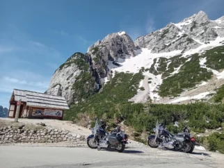 smuka, 5 min od lahkašev z motorini
