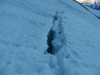 ... ledeniških razpok ...