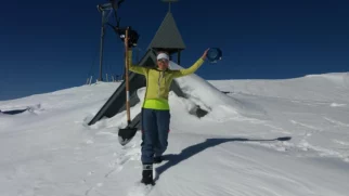 Veselo na delo v MoonBoots, lopato in piskrom