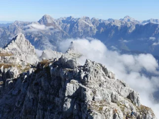 Proti Mangartu, Jalovcu in Loški steni