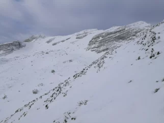 Tu obrnem, brez zimske opreme ne gre več naprej