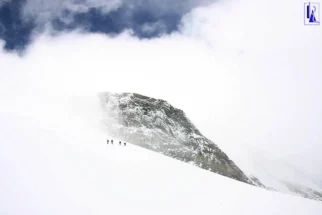 eni gredo še malo višjie