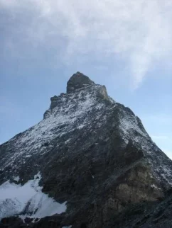 uspešno na bajti se le še smejimo mogočni gori