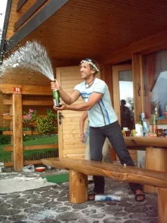 .. in ker Beno stvari ponavadi vzame preveč resno, smo vsi zaliti