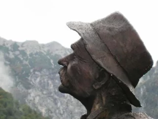 majstr pa še kar zre v deževne vesine
