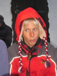 Med tem ko sta se Sončka in ...