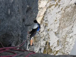 gladek težaven žleb (V+)