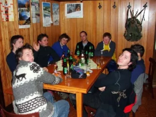 Zgodba se ponavlja, cena je nižja, prijateljski prevzem vse bolj mogoč.