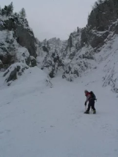 Vstop, levo lažje, desno malo težje