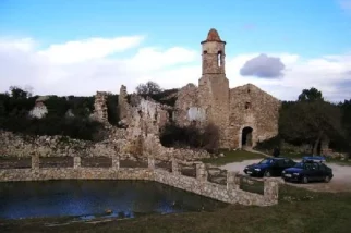 davno opuščena vasica La Mussara