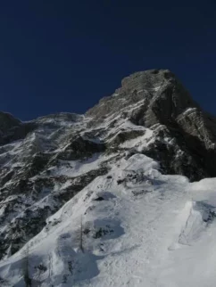 Na posnetku se vidi izstopni žleb. Nismo še niti na polovici.