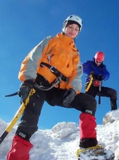 suverena Nina je zastopala tečajniške vrste