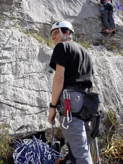 Klub "fly or die" zanj preprosto ni dovolj. Zato je Rok eden izmed ustanoviteljev kluba "fliegen, flog, geflogen". Za pogoje včlanitve v ta klub se pozanimajte pri njem.