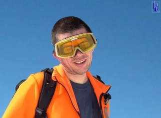 Samotu brenči v glavi