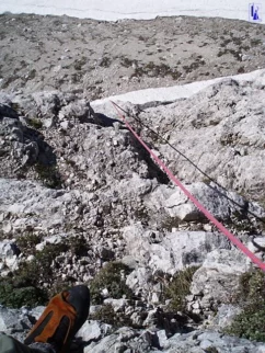Črt, kje si? Med samim plezanjem smo bolje slišali dretje navez na drugi strani amfiteatra kot pa drugega nad sabo