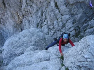 "Ej, jest bi se pa počasi rajš navezala."rnrn"Valda, ni panike!"