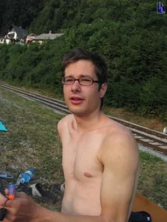 Dobri profesor je bil dober z njo...