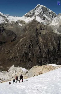 v ozadju Ranrapalca 6162 m, naša vsakodnevna spremljevalkarn