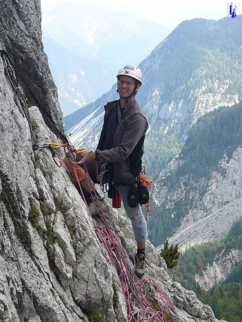 Janez presrečen, da lahko po 2. tednih ponovno čuti skalo.