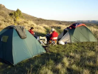 Popoldne nato najdemo udobno mesto za šotore...